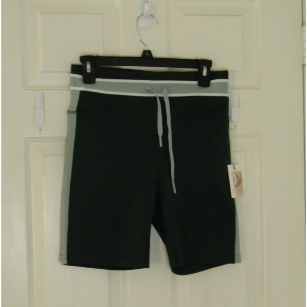 Jessica Simpson Active Green Bike Shorts Sz M Active Yoga Athleisure NWT